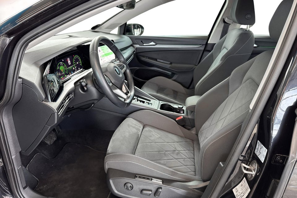 VW Golf VIII 1,4 eHybrid DSG 5d