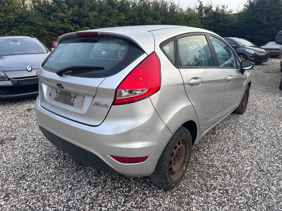 Ford Fiesta 1,25 82 Titanium 5d