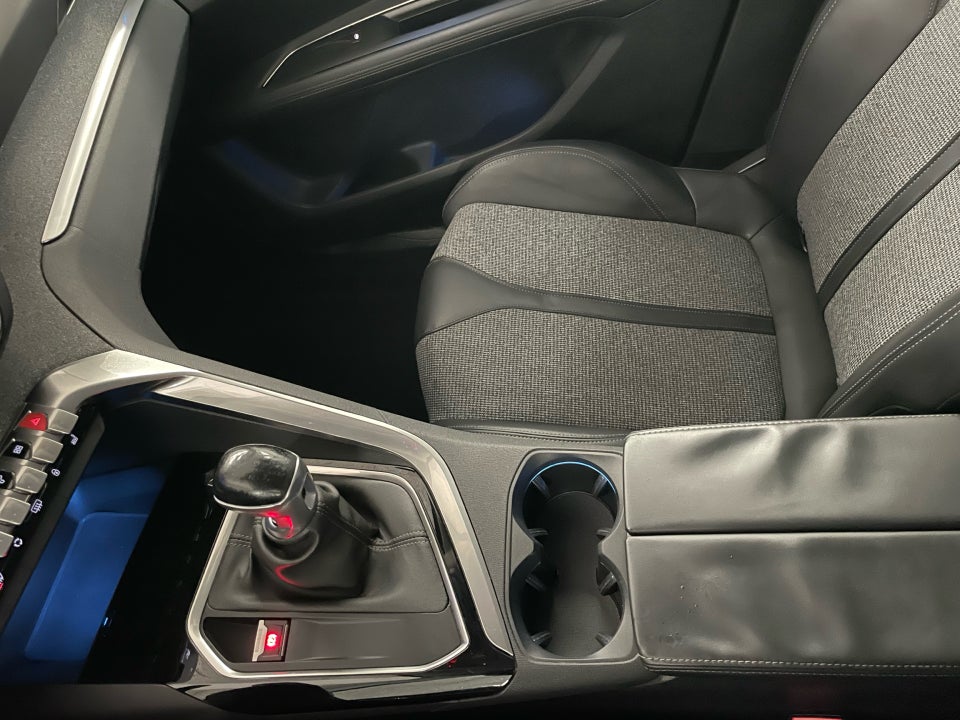 Peugeot 3008 1,5 BlueHDi 130 Allure 5d