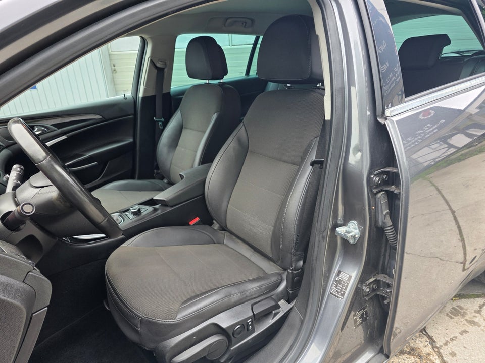 Opel Insignia 1,8 Cosmo Sports Tourer 5d