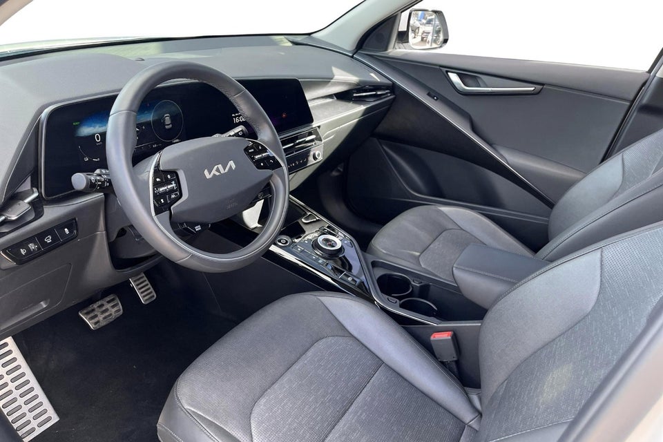 Kia Niro 64 EV Premium 5d