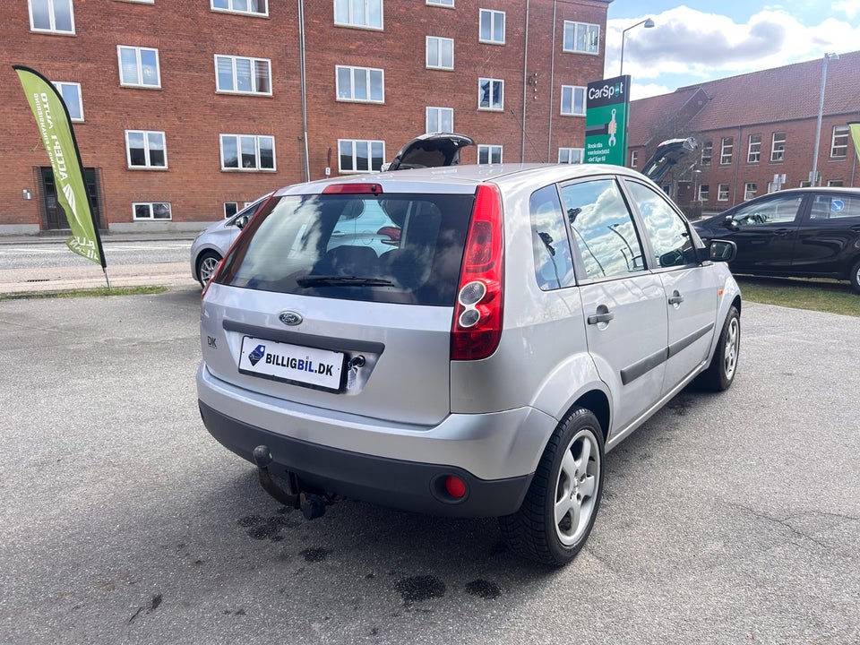 Ford Fiesta 1,4 Ambiente 5d