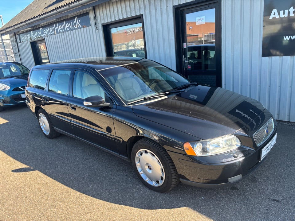 Volvo V70 2,4 140 Momentum 5d
