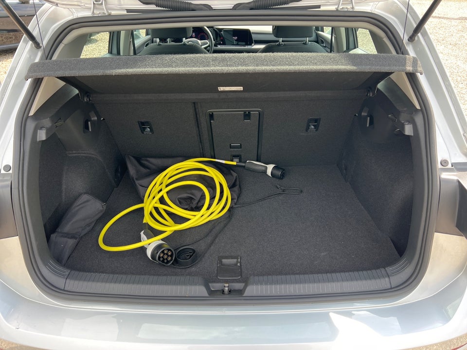 VW Golf VIII 1,4 eHybrid DSG 5d
