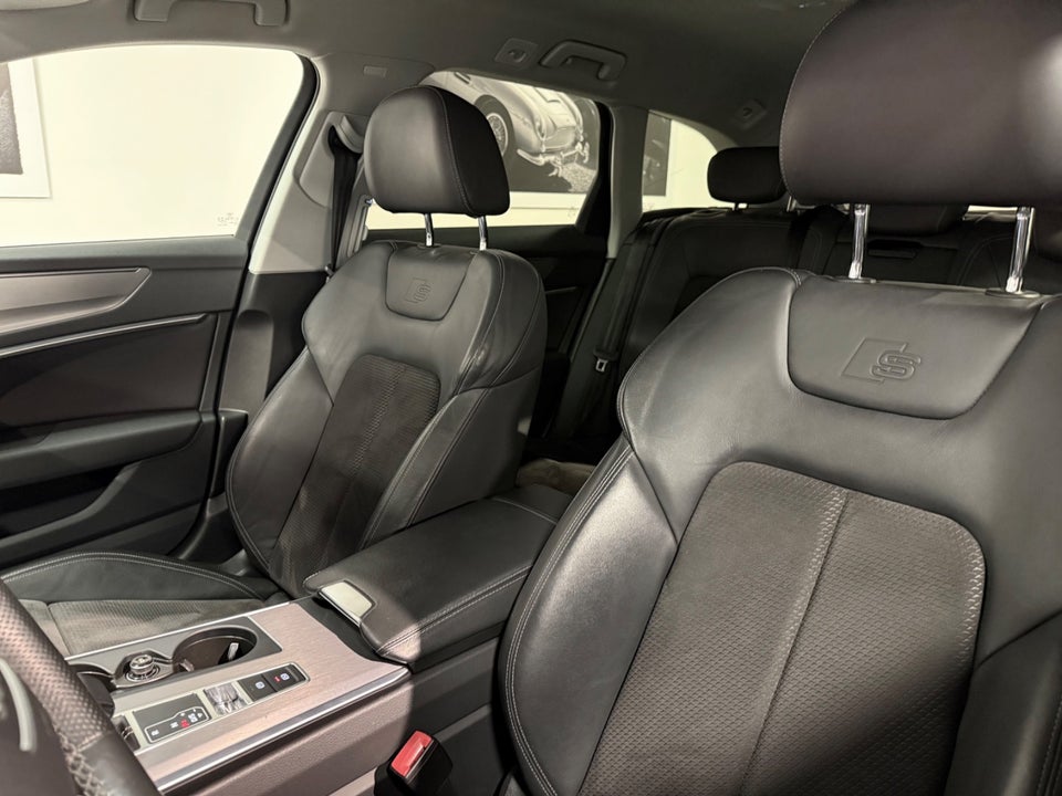 Audi A6 55 TFSi e S-line Avant quattro S-tr. 5d