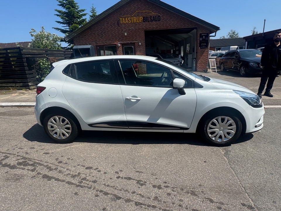 Renault Clio IV 0,9 TCe 90 Expression 5d