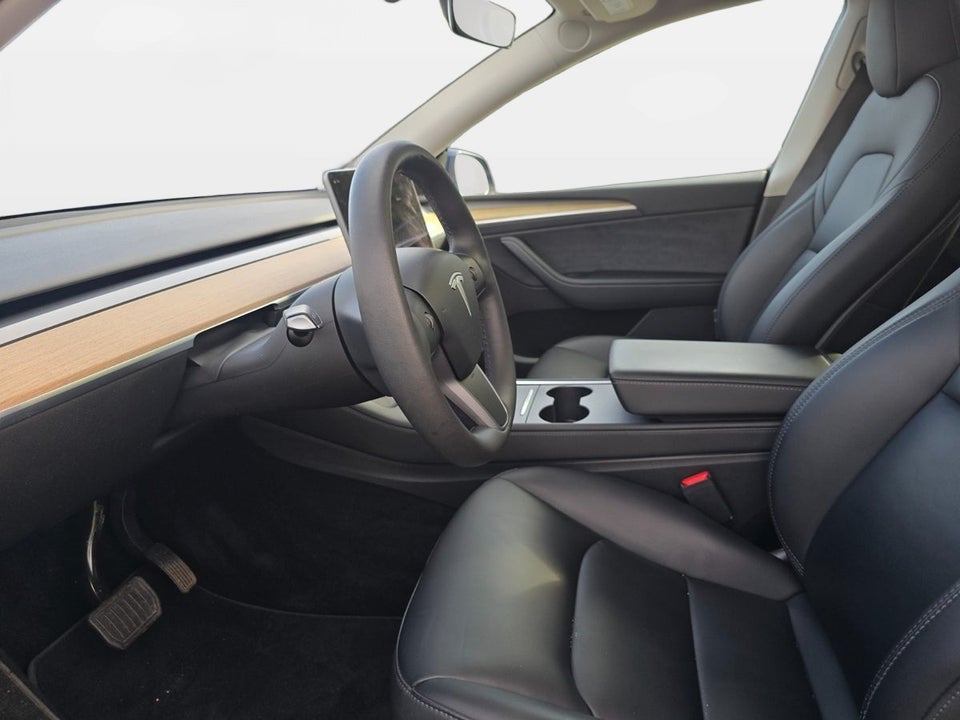 Tesla Model Y RWD 5d
