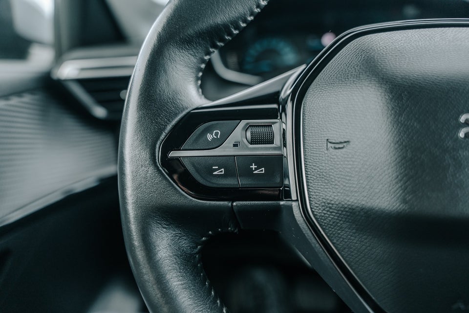 Peugeot e-208 50 Active Pack 5d