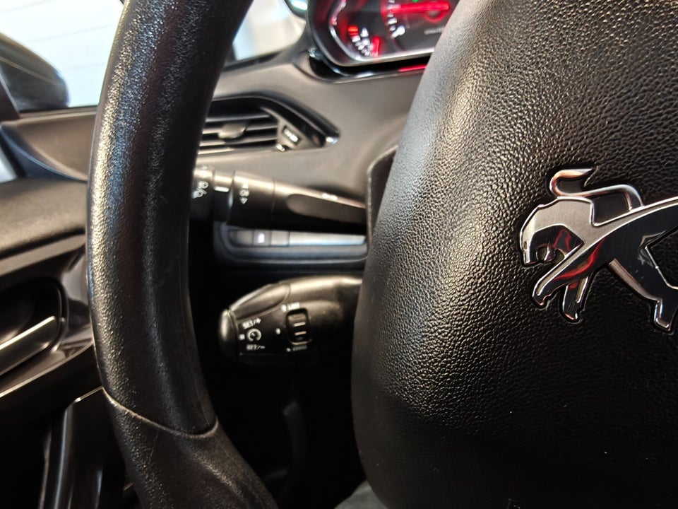 Peugeot 208 1,2 VTi Active 5d