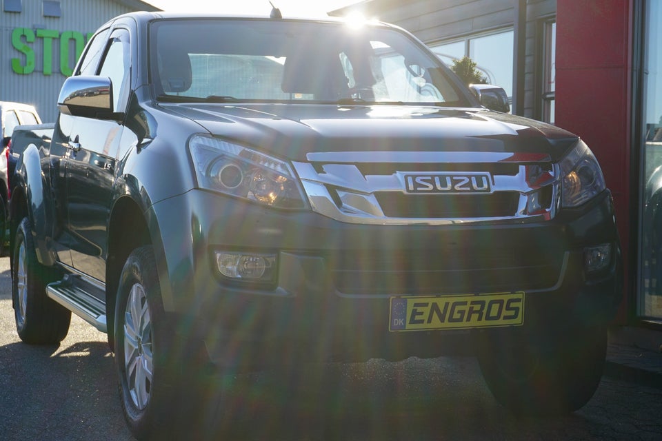Isuzu D-Max 2,5 TD 163 Ext. Cab Exclusive aut. 2d