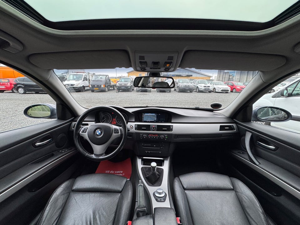 BMW 330i 3,0  4d