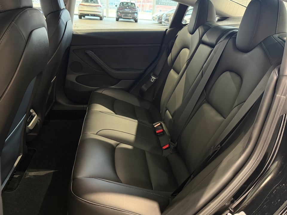 Tesla Model 3 Long Range AWD 4d