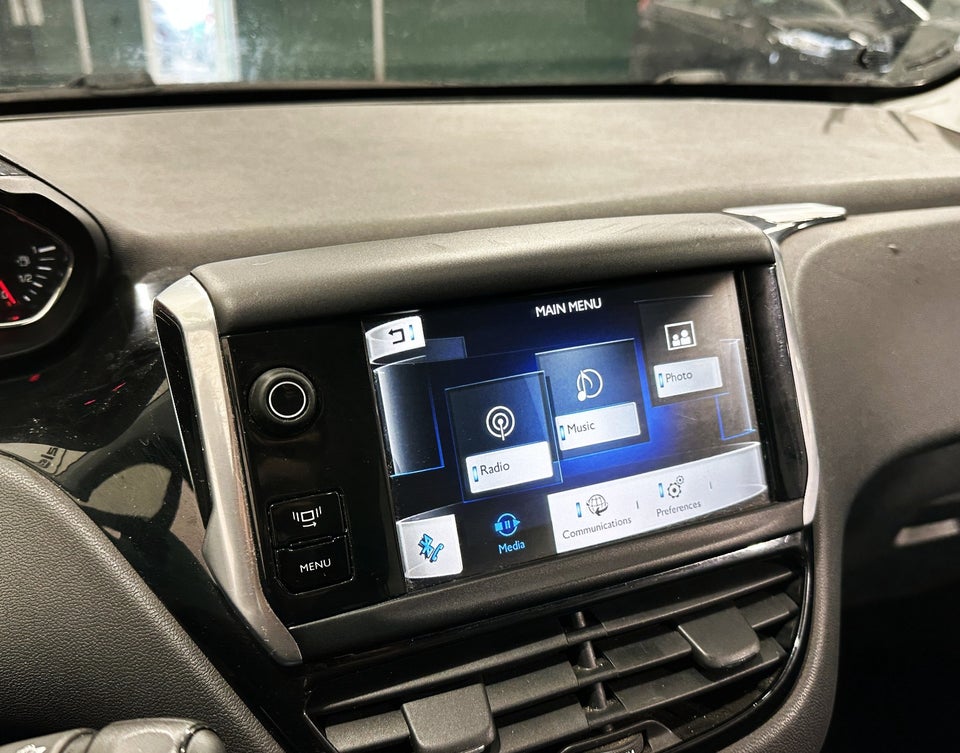 Peugeot 208 1,2 VTi Access 5d