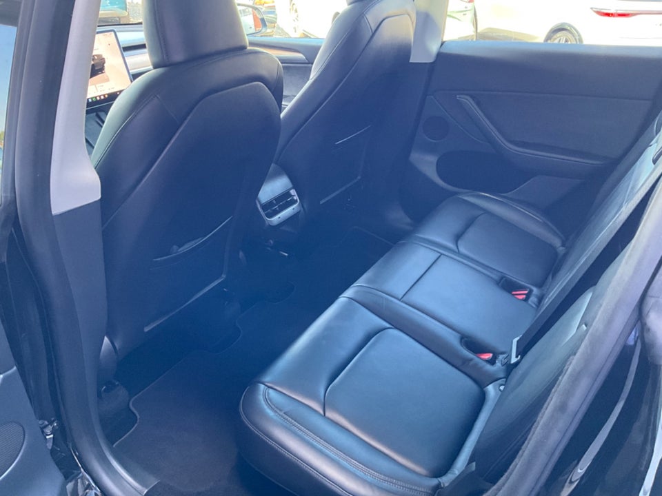 Tesla Model Y Long Range AWD 5d