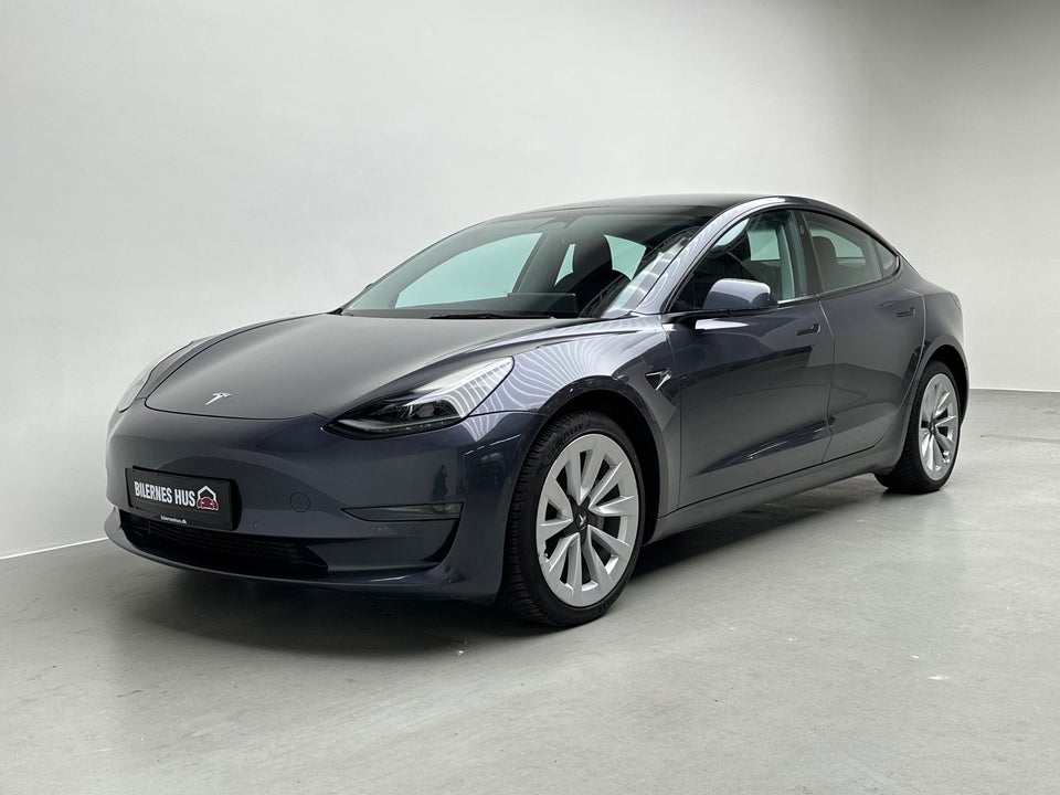 Tesla Model 3 Long Range AWD 4d