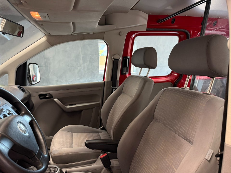 VW Caddy 1,9 TDi Life DSG 5d
