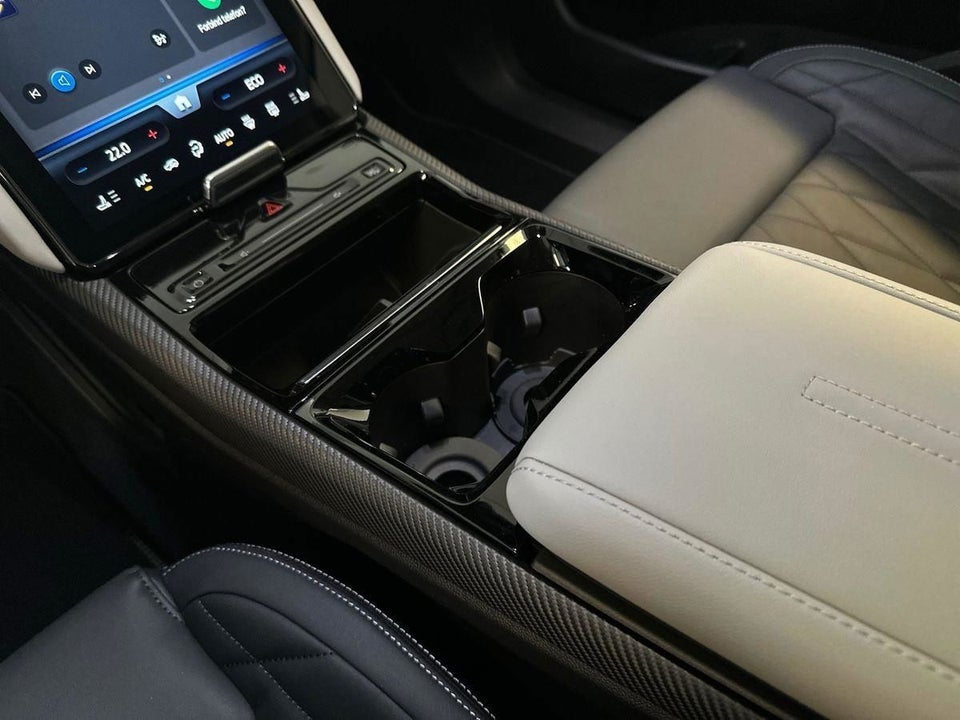 Ford Explorer 82 Premium Extended Range 5d