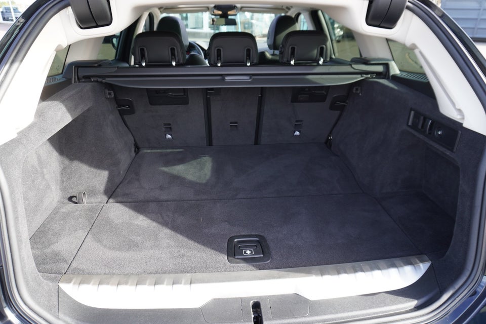 BMW 330e 2,0 Touring Sport Line aut. 5d