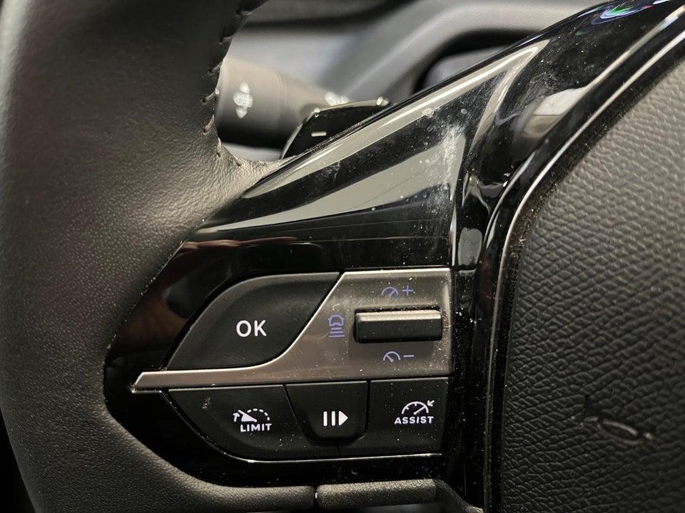 Peugeot 308 1,6 Hybrid First Selection+ EAT8 5d