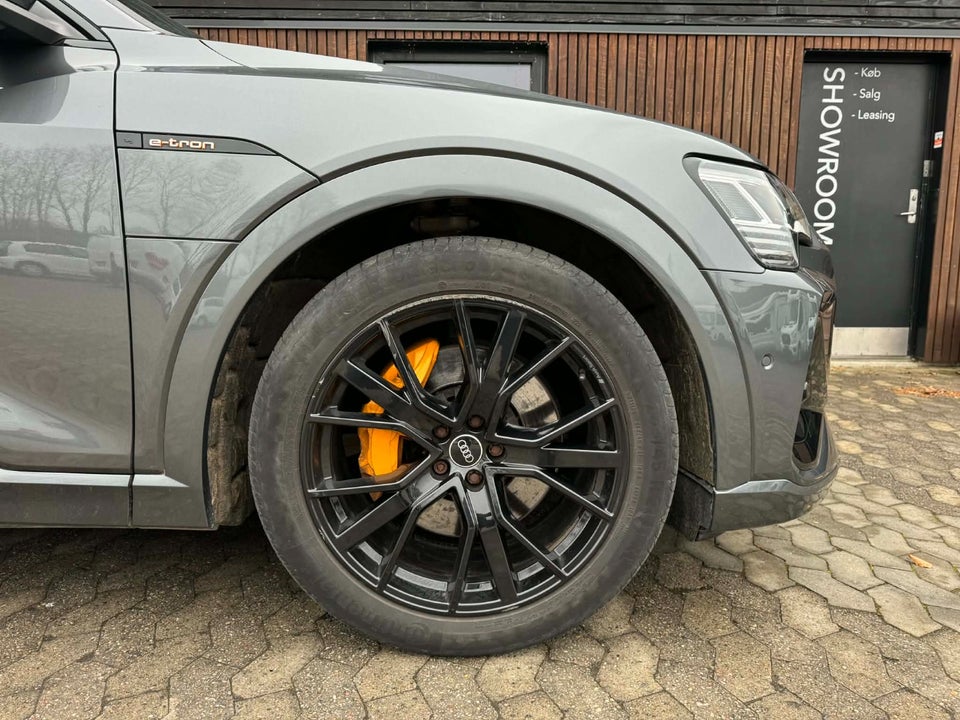 Audi e-tron 55 S-line quattro 5d