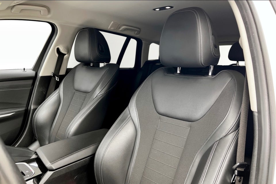 BMW 330e 2,0 Touring Sport Line aut. 5d