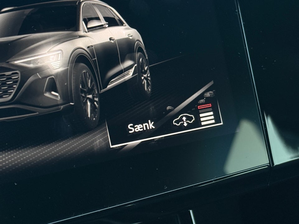 Audi Q8 e-tron 55 S-line quattro 5d