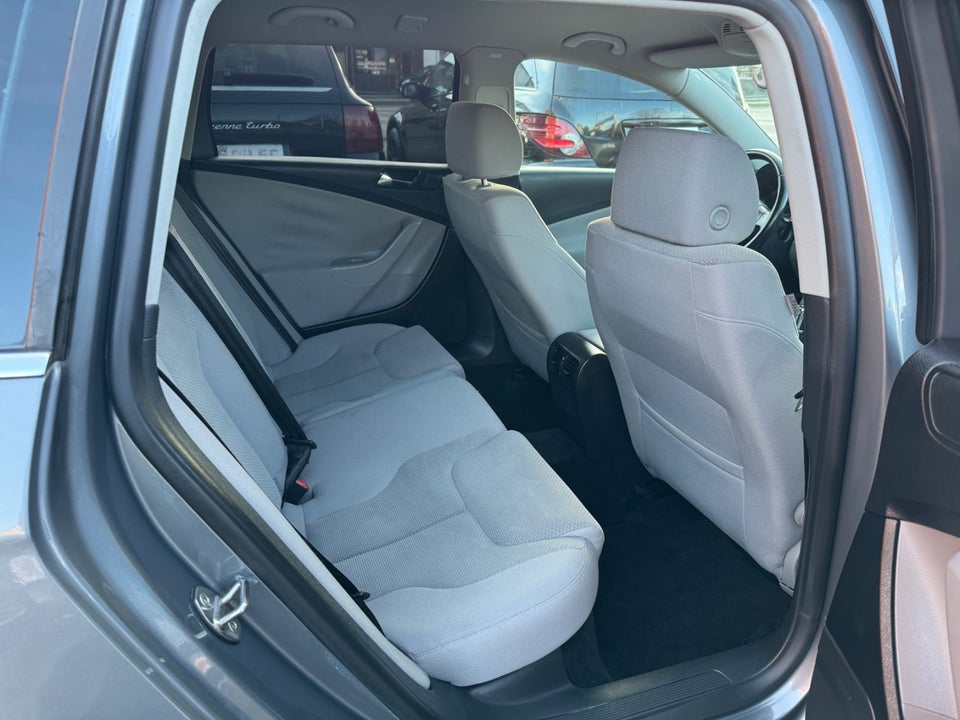 VW Passat 2,0 TDi 140 Comfortline Variant DSG 5d