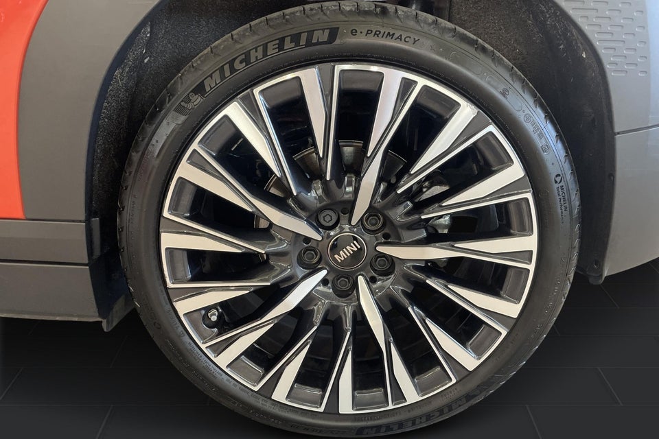 MINI Aceman E Favoured Trim M 5d