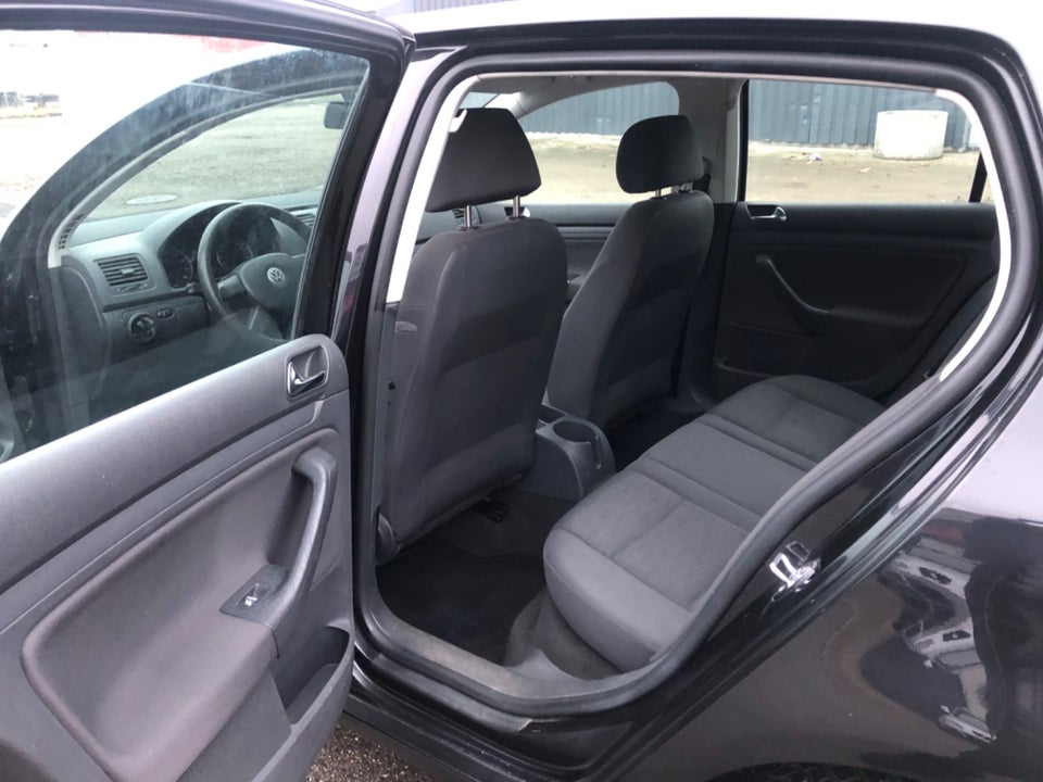 VW Golf V 1,6 Comfortline 5d