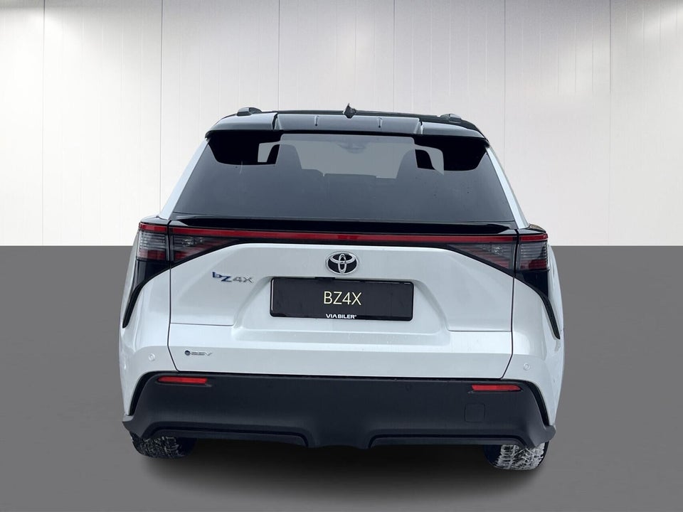 Toyota bZ4X 73 Executive 5d