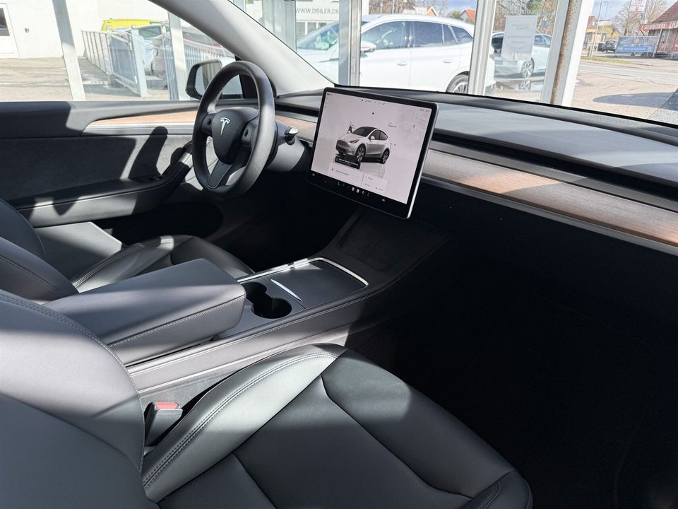 Tesla Model Y Long Range AWD 5d