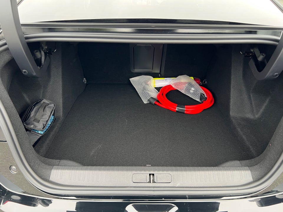 Citroën ë-C4 X 50 Shine 4d