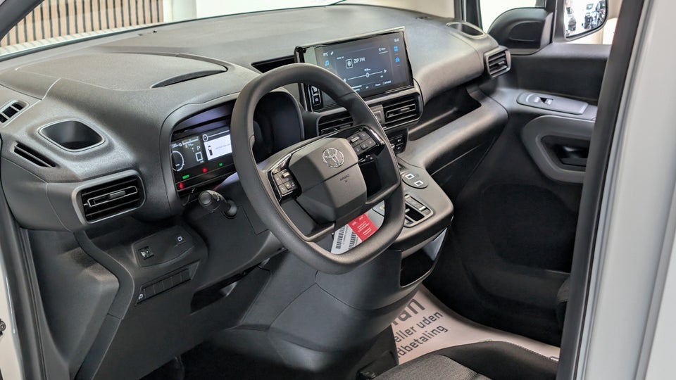 Toyota ProAce City Verso 50 Medium Family 5d
