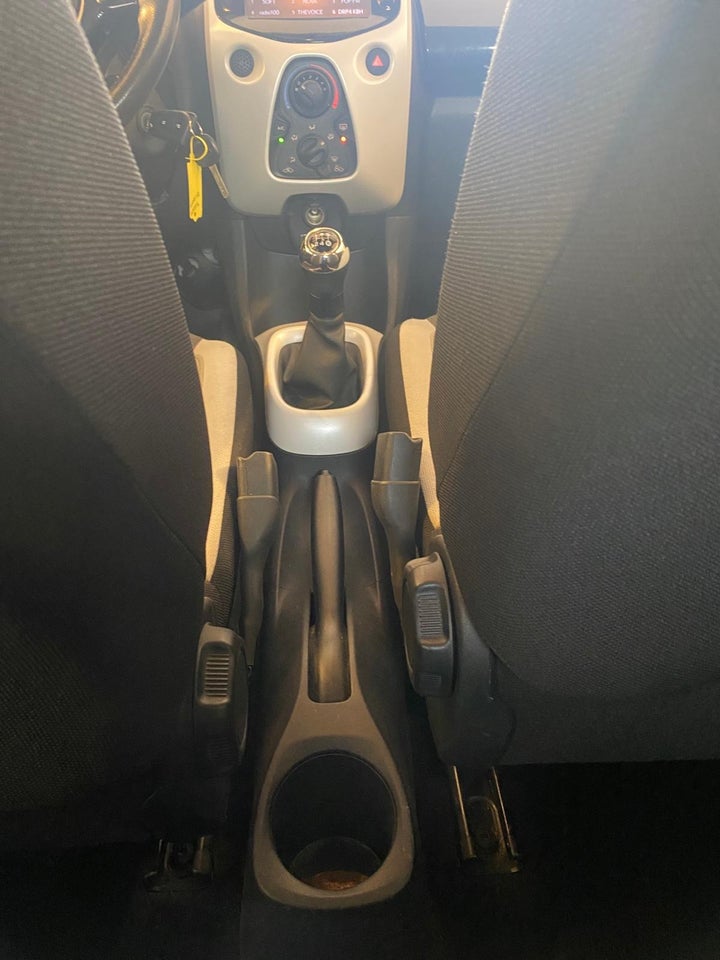 Toyota Aygo 1,0 VVT-i x-play 5d