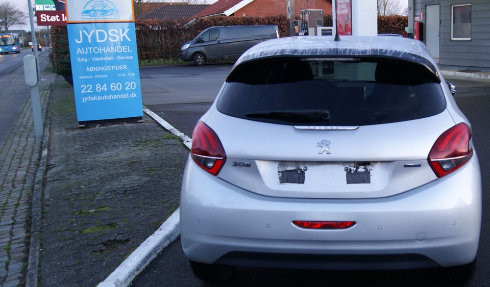 Peugeot 208 1,6 BlueHDi 100 Active 5d