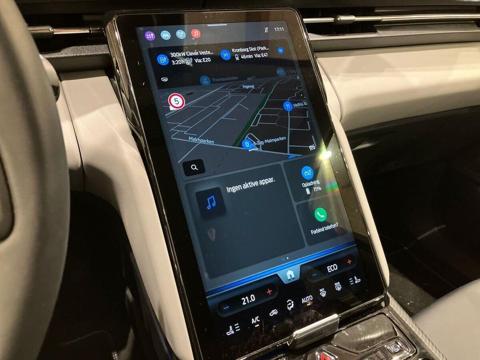 Ford Explorer 82 Premium Extended Range 5d