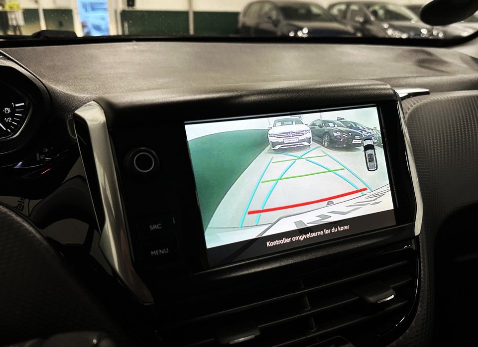 Peugeot 2008 1,2 e-THP 110 Allure Sky 5d