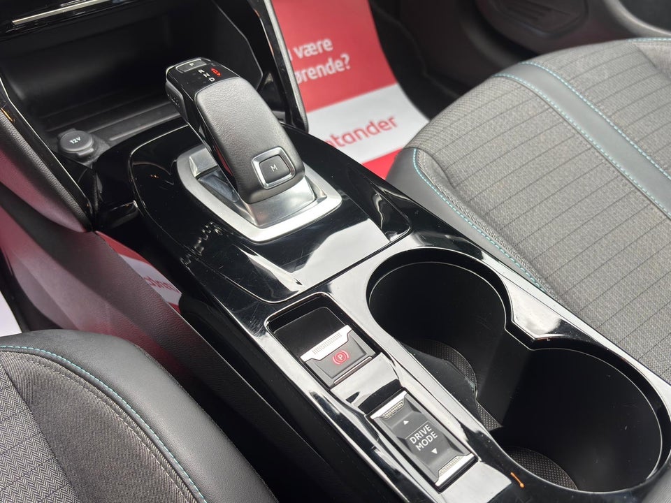 Peugeot 208 1,2 PureTech 100 Allure EAT8 5d