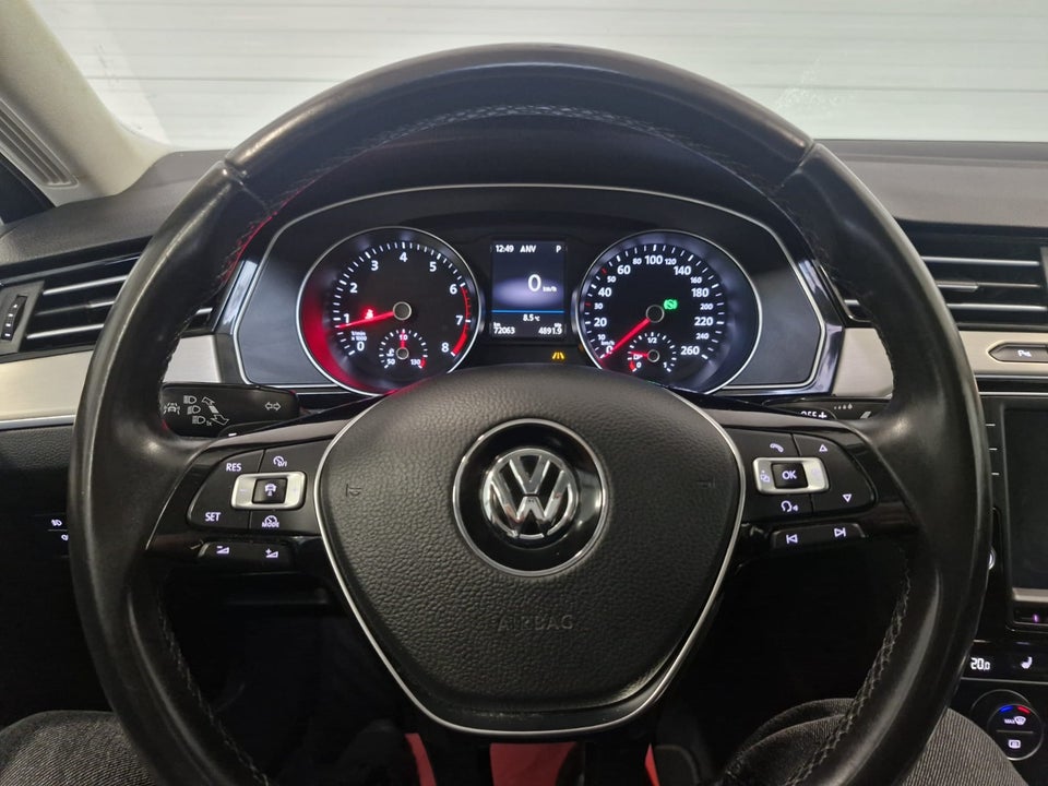 VW Passat 2,0 TSi 220 Highline DSG 4d