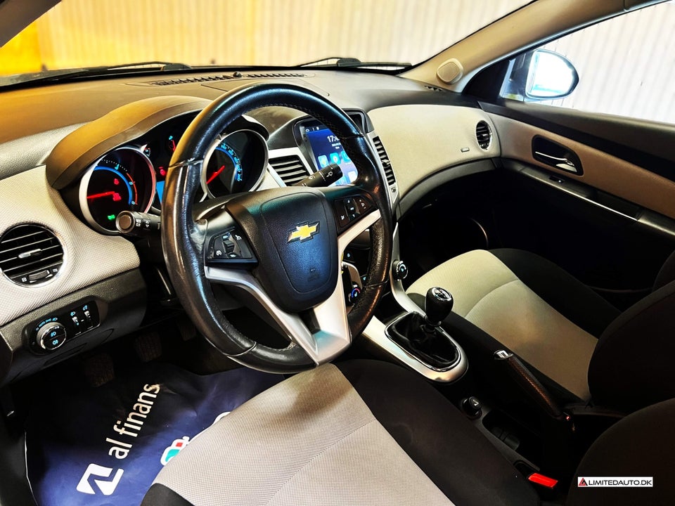Chevrolet Cruze 2,0 VCDi 163 LS 4d