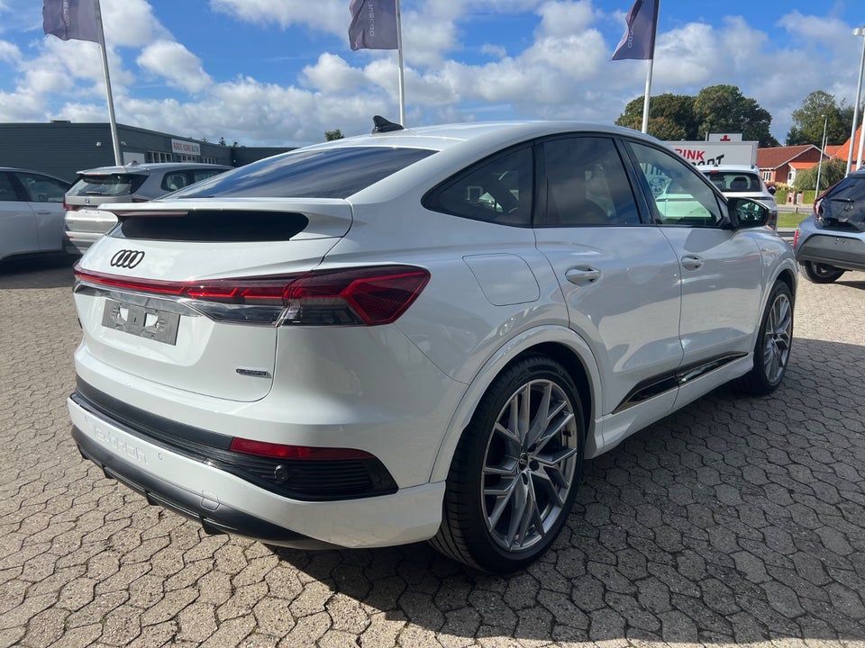 Audi Q4 e-tron 45 S-line Sportback quattro 5d