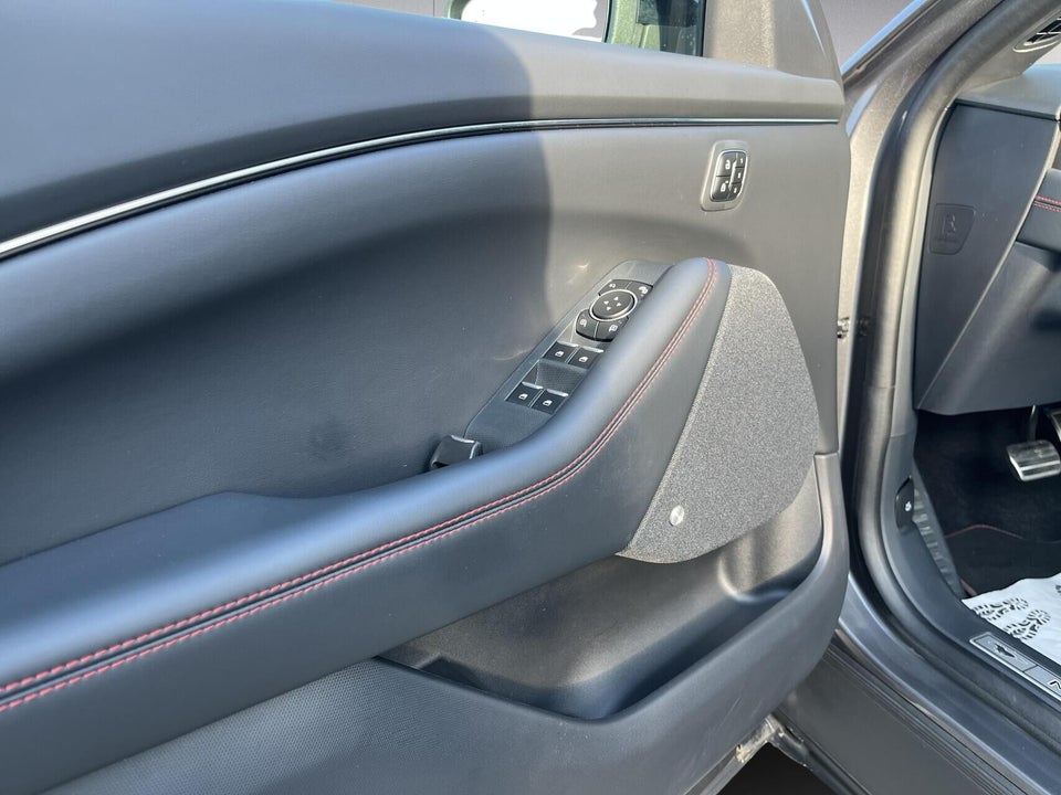 Ford Mustang Mach-E 98 Premium Extended Range AWD 5d