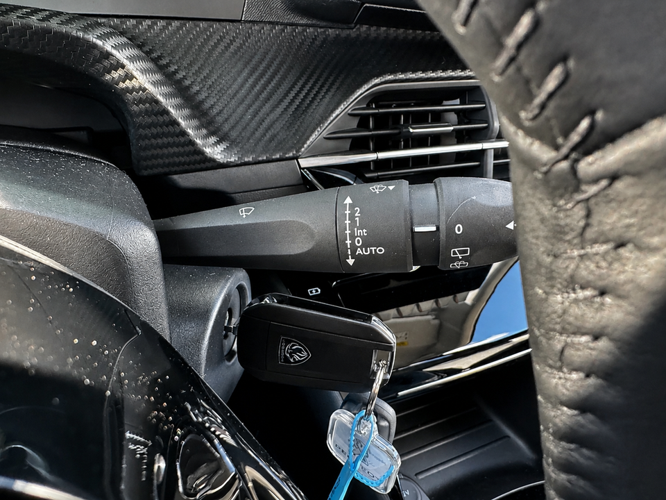 Peugeot 208 1,2 PureTech 100 Allure+ 5d