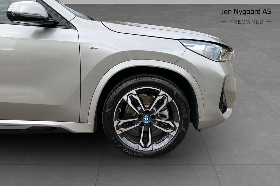 BMW iX1 xDrive30 Fully Charged 5d