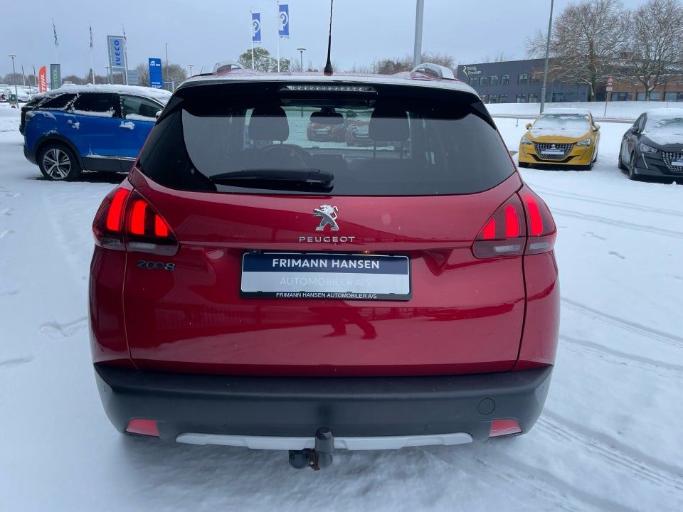 Peugeot 2008 1,5 BlueHDi 100 Velvet 5d