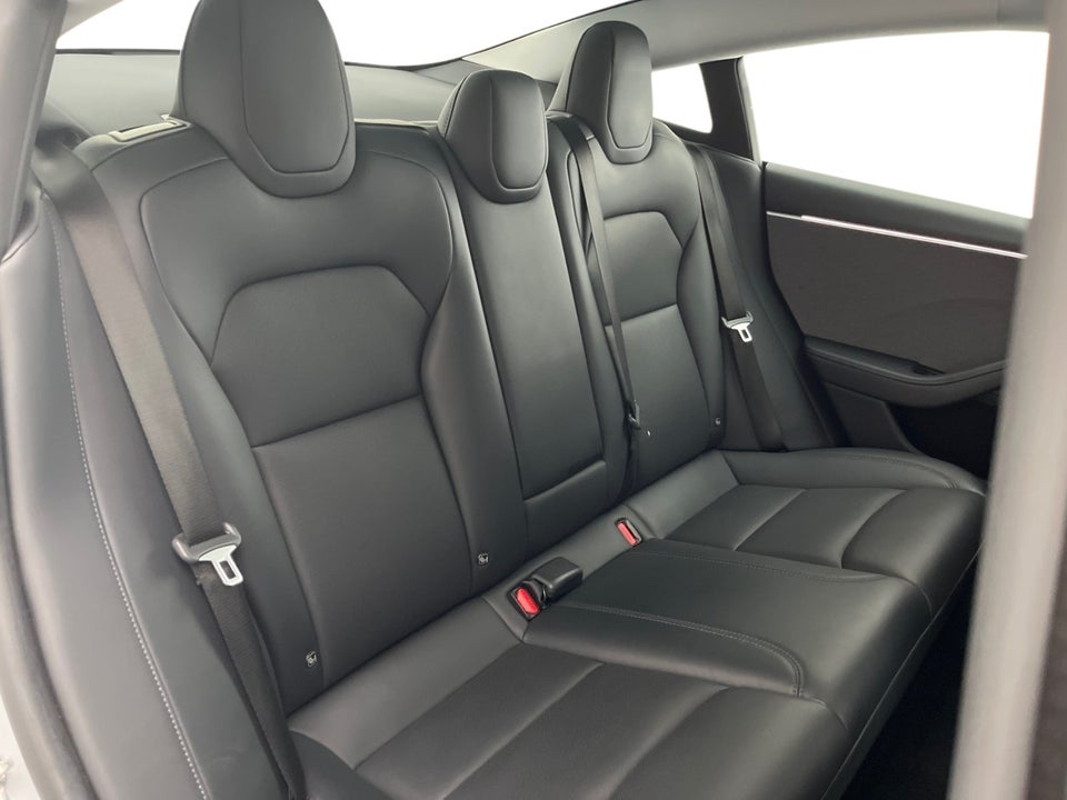 Tesla Model 3 RWD 4d