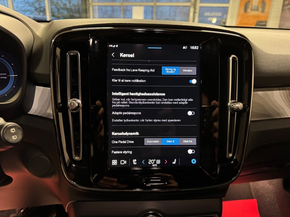 Volvo XC40 ReCharge Extended Range Plus 5d