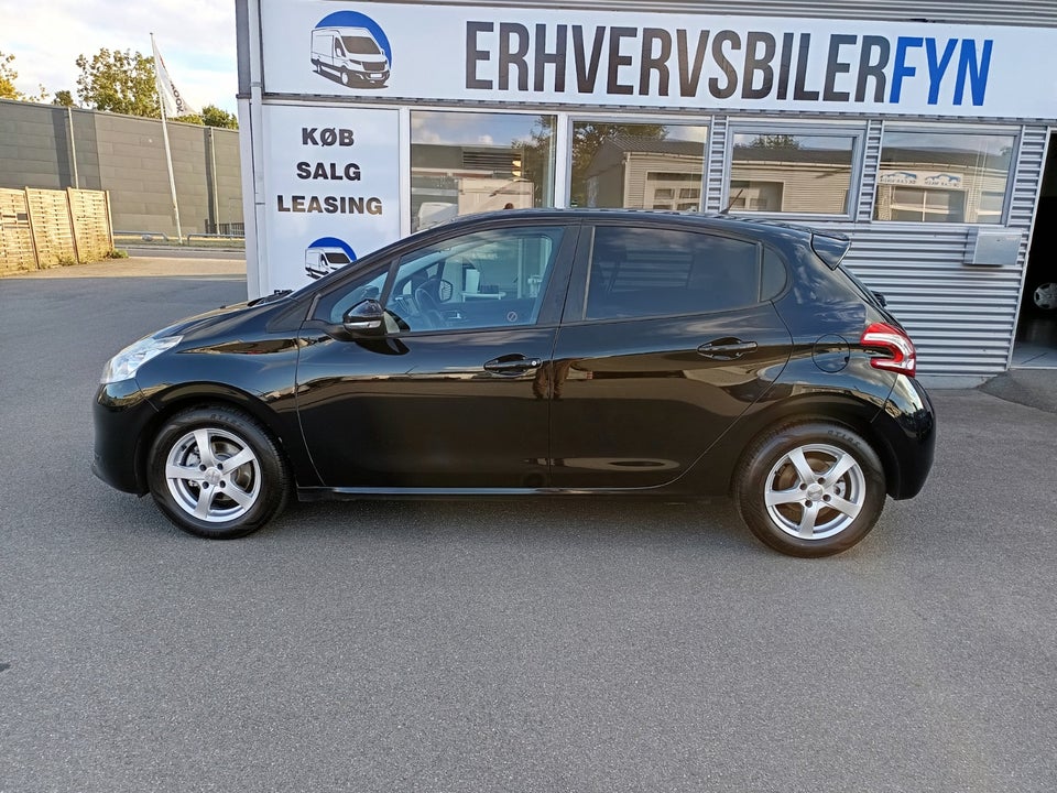 Peugeot 208 1,6 e-HDi 92 Active 5d