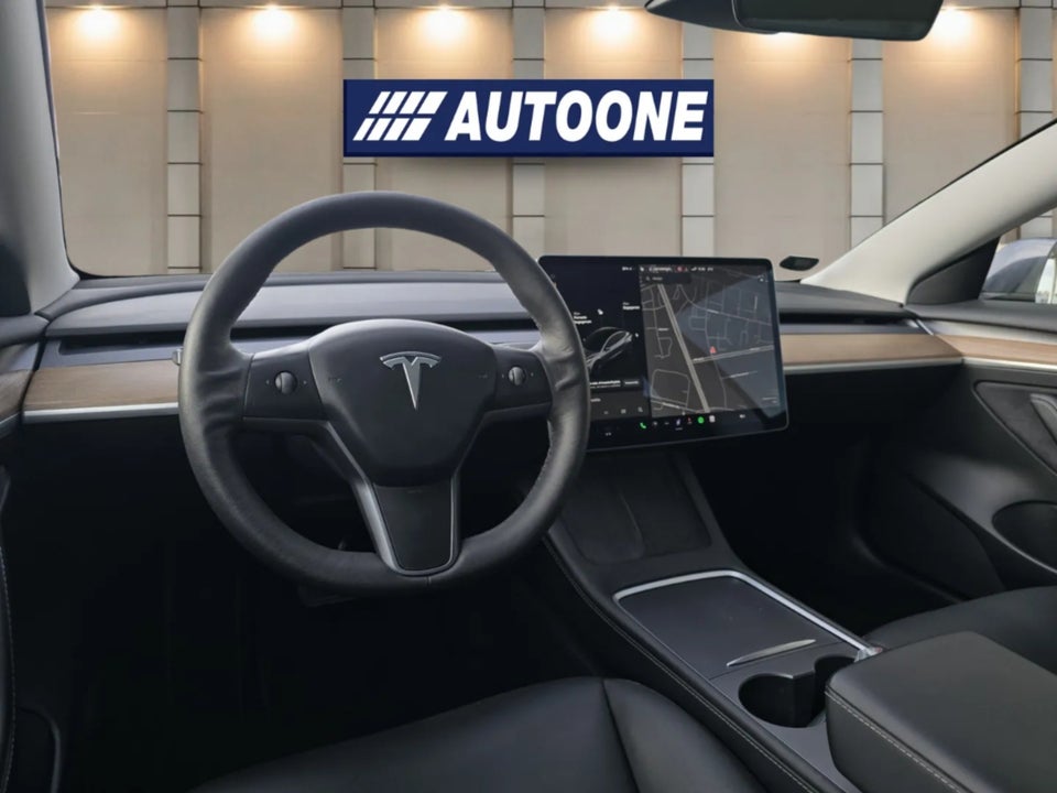 Tesla Model 3 Long Range AWD 4d