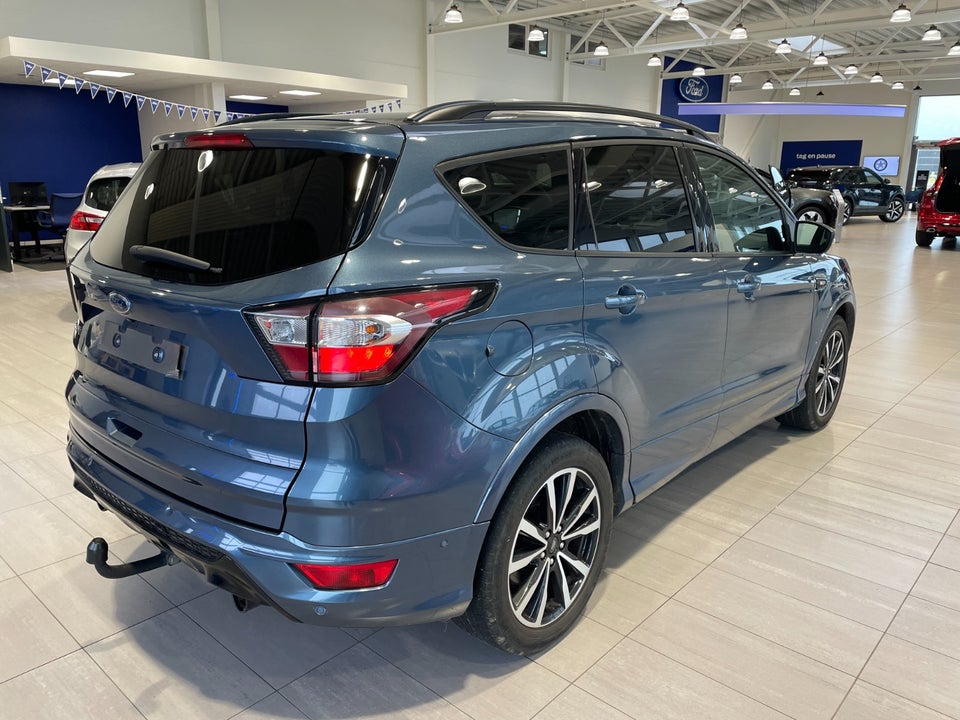 Ford Kuga 1,5 EcoBoost ST-Line 5d